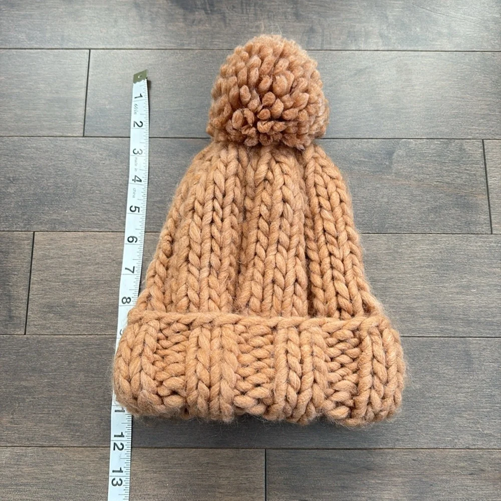 ABERCROMBIE Women's Chunky Knit Beanie, Light Brown Tuque, Pom Pom Hat Winter - Picture 7 of 7